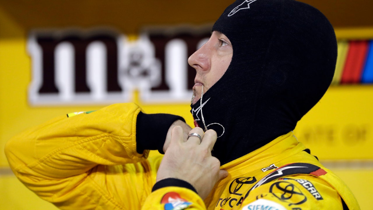 Kyle Busch leads title contenders in qualifying for finale